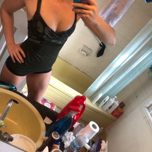 ❌ SOLD ❌ 🍋 Lululemon 🍋 wrap tanks - Picture 2 of 6